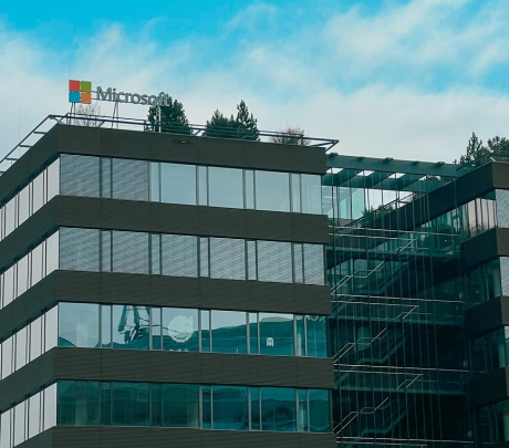 Η Microsoft επεκτείνει τις υποδομές AI και cloud στην Ευρώπη με επένδυση $2,1 δισ. 