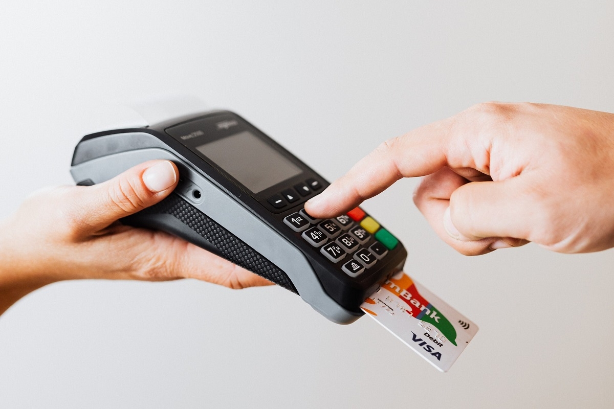 ΙΟΒΕ: Η χρήση καρτών πληρωμής 12-πλασιάστηκε εντός μιας πενταετίας